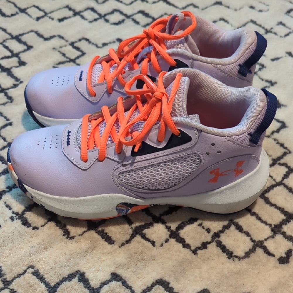 Under Armour Basketball Shoes Size 4